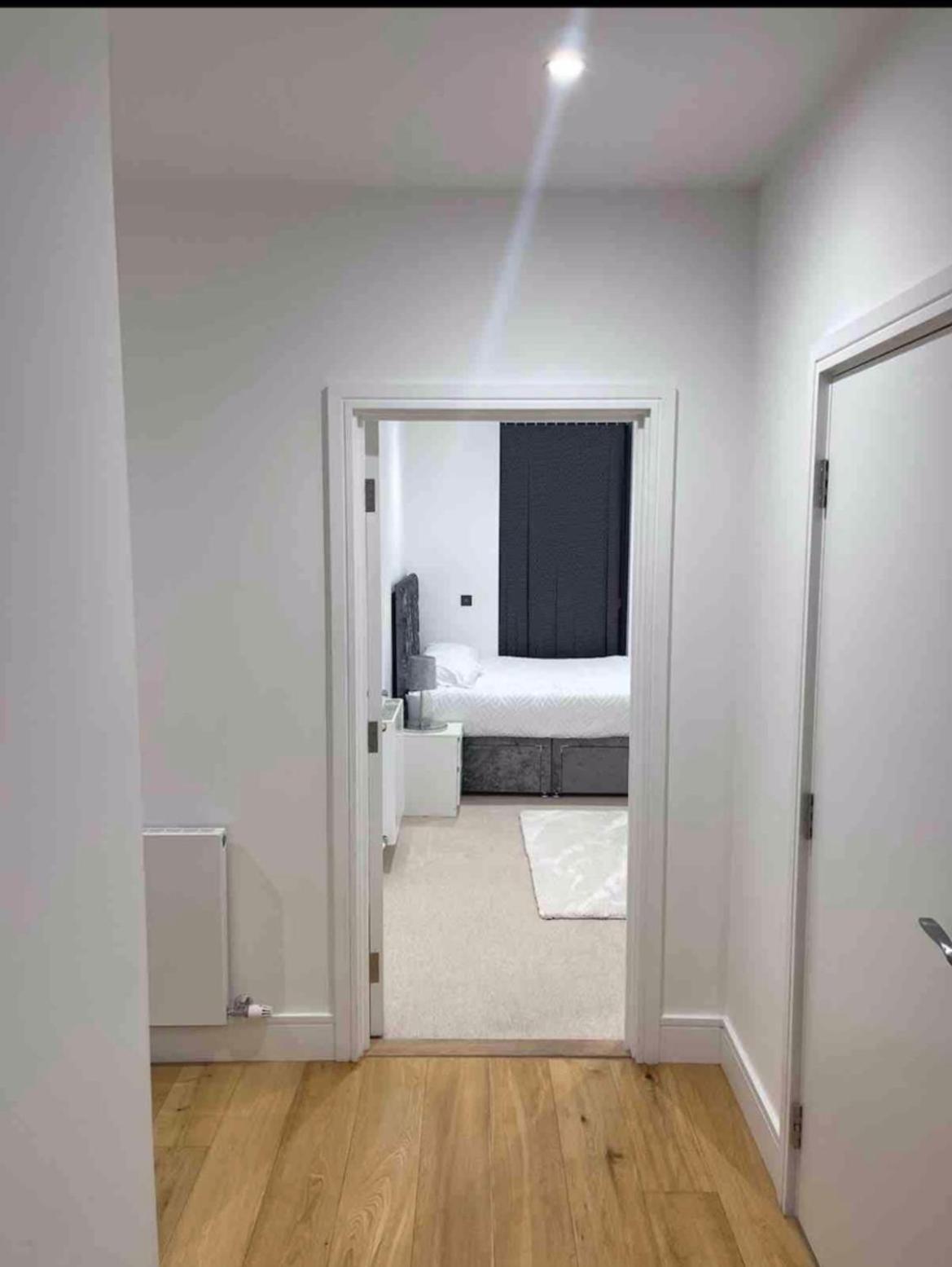 Luxury Top Floor Penthouse Apartment Near Heathrow London Eksteriør billede