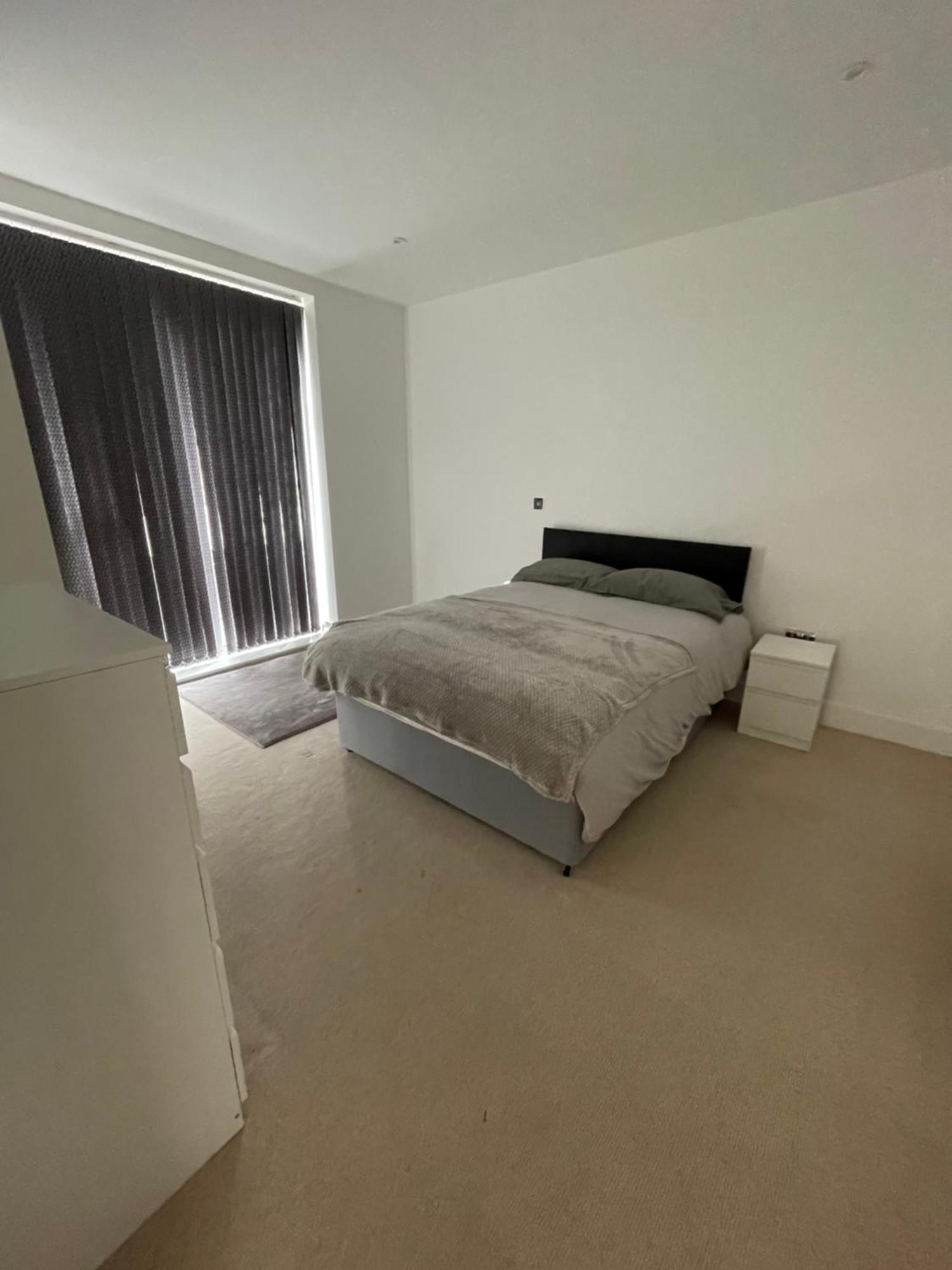 Luxury Top Floor Penthouse Apartment Near Heathrow London Eksteriør billede