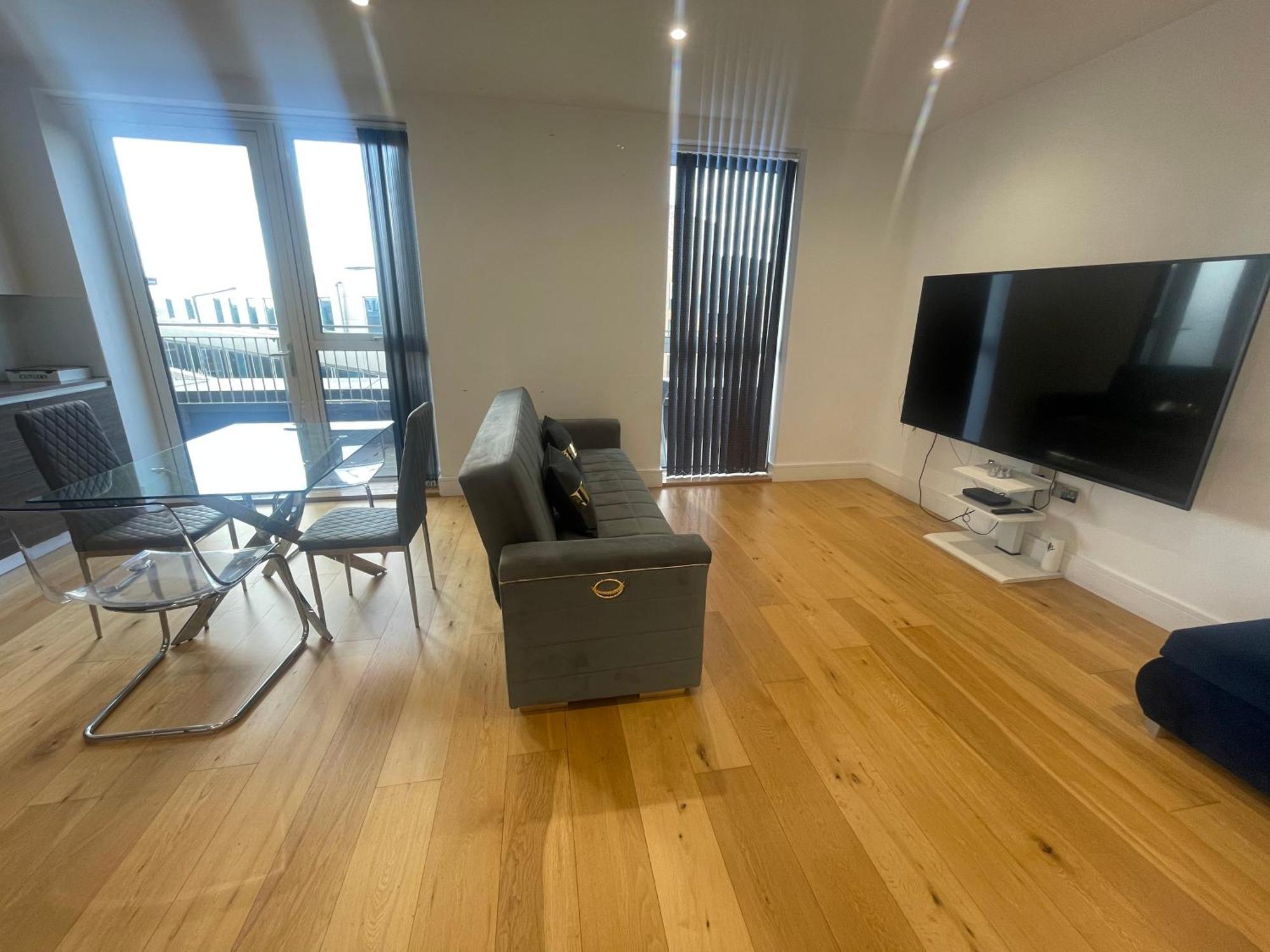 Luxury Top Floor Penthouse Apartment Near Heathrow London Eksteriør billede